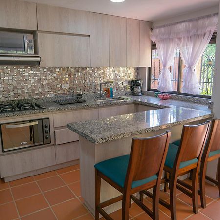 Hermosa Casa De Campo En Гуатапе Экстерьер фото