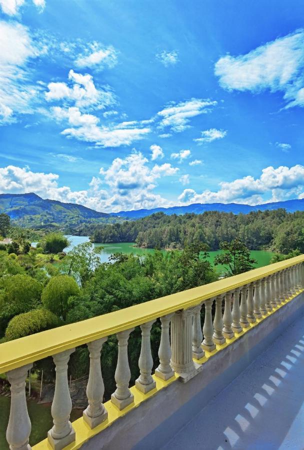 Hermosa Casa De Campo En Гуатапе Экстерьер фото