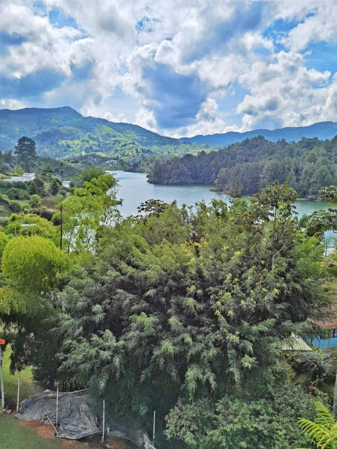 Hermosa Casa De Campo En Гуатапе Экстерьер фото