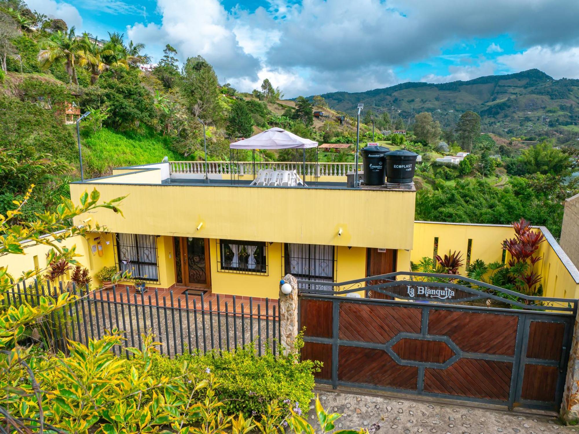 Hermosa Casa De Campo En Гуатапе Экстерьер фото