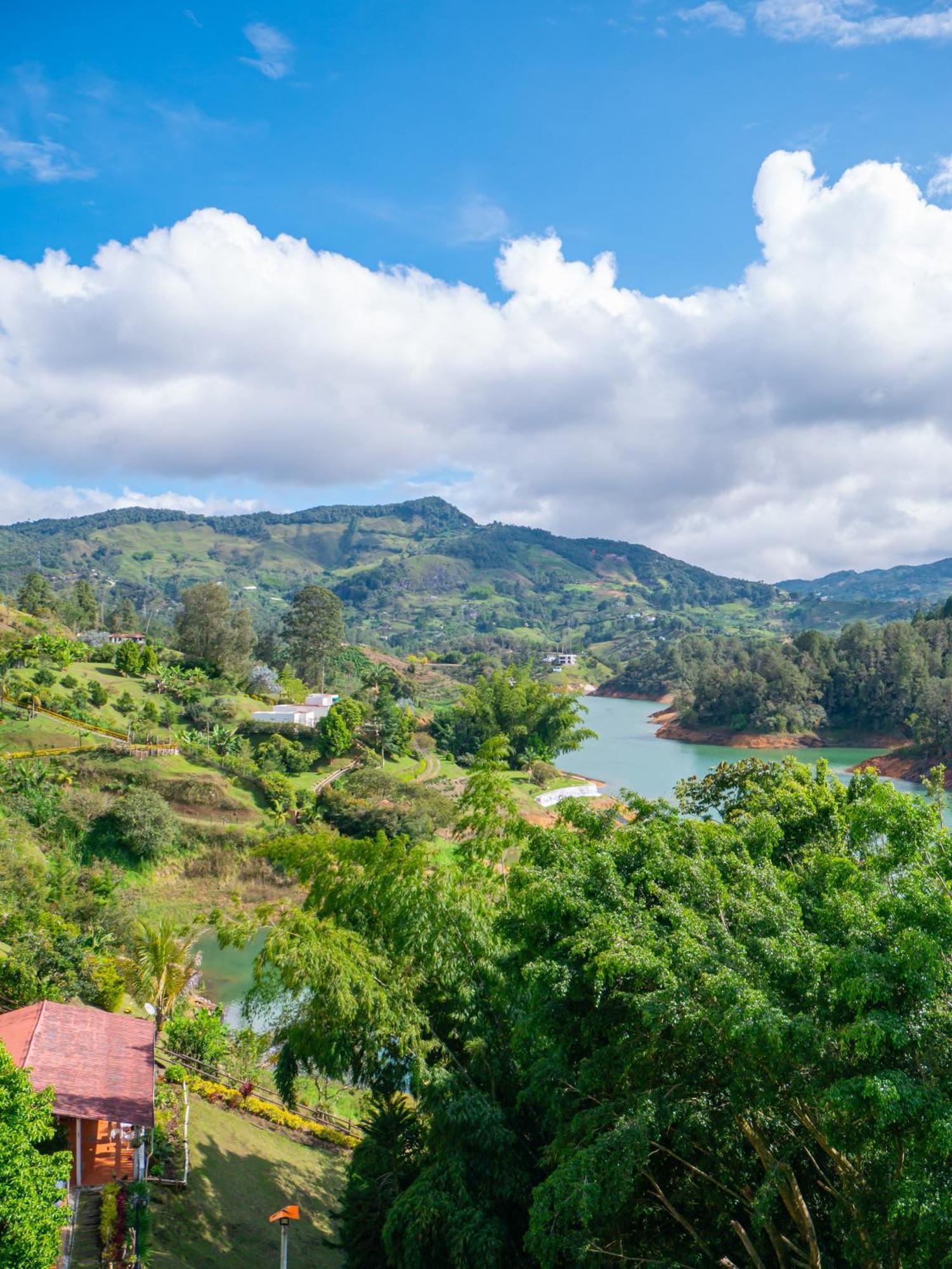 Hermosa Casa De Campo En Гуатапе Экстерьер фото